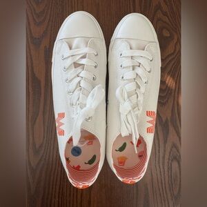 NWOT Whataburger Themed Men’s Canvas Sneakers